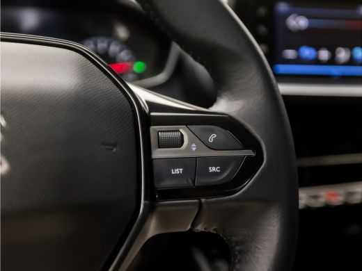 Peugeot 208 1.2 PureTech Sport (APPLE CARPLAY, GROOT NAVI, LANE ASSIST, SPORTSTOELEN, CRUISE, DAB+, NIEUWE AP... ActivLease financial lease