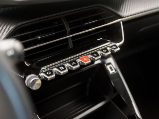 Peugeot 208 1.2 PureTech Sport (APPLE CARPLAY, GROOT NAVI, LANE ASSIST, SPORTSTOELEN, CRUISE, DAB+, NIEUWE AP... ActivLease financial lease