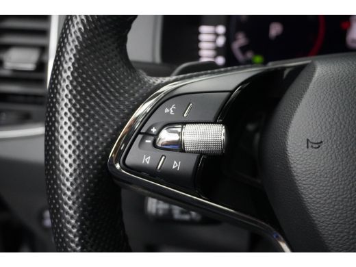 Skoda Karoq 1.5 TSI 150 pk ACT Business Edition 7-DSG | Achteruitrijcamera | Buitenspiegels elektrisch verste... ActivLease financial lease