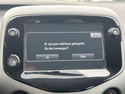 Toyota Aygo 1.0 VVT-i x-play | Navigatie | Bluetooth | Parkeercamera | Airco | Elektrische buitenspiegels | ActivLease financial lease