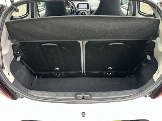 Toyota Aygo 1.0 VVT-i x-play | Navigatie | Bluetooth | Parkeercamera | Airco | Elektrische buitenspiegels | ActivLease financial lease