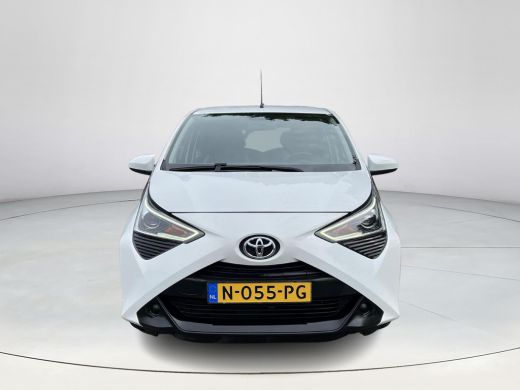 Toyota Aygo 1.0 VVT-i x-play | Navigatie | Bluetooth | Parkeercamera | Airco | Elektrische buitenspiegels | ActivLease financial lease