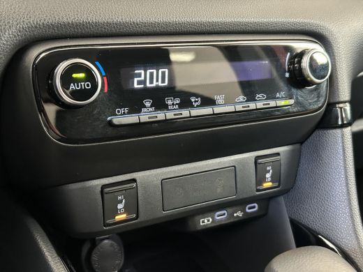 Toyota Yaris 1.5 Hybrid 115 Dynamic Comfort Pack | Parkeersensoren | Blindspot | Apple CarPlay | Rijklaarprijs... ActivLease financial lease