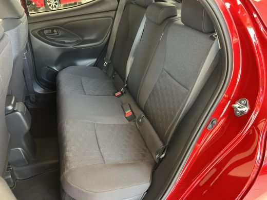 Toyota Yaris 1.5 Hybrid 115 Dynamic Comfort Pack | Parkeersensoren | Blindspot | Apple CarPlay | Rijklaarprijs... ActivLease financial lease