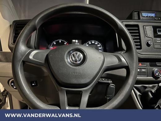 Volkswagen Crafter 2.0 TDI 141pk L4H3 L3H2 Euro6 ** Airco | 3000kg trekhaak | Cruisecontrol | Parkeersensoren Bijrij... ActivLease financial lease