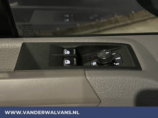 Volkswagen Crafter 2.0 TDI 141pk L4H3 L3H2 Euro6 ** Airco | 3000kg trekhaak | Cruisecontrol | Parkeersensoren Bijrij... ActivLease financial lease
