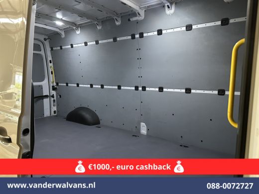 Volkswagen Crafter 2.0 TDI 140 pk L4H3 L3H2 Euro6 ** Airco | 3000kg trekhaak | Cruisecontrol | Parkeersensoren Bijri... ActivLease financial lease