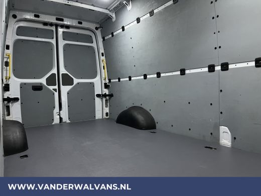 Volkswagen Crafter 2.0 TDI 141pk L4H3 L3H2 Euro6 ** Airco | 3000kg trekhaak | Cruisecontrol | Parkeersensoren Bijrij... ActivLease financial lease