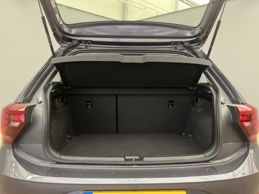 Volkswagen Polo 1.0 TSI Life Parkeersensoren V+A | Adaptieve Cruise | 15'' lichtmetaal | LED | Airco | Bluetooth ... ActivLease financial lease