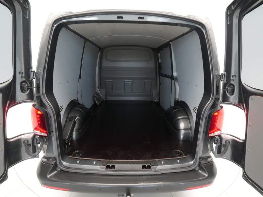 Volkswagen Transporter 2.0 TDI 90pk L1H1 26 Economy Business Navi via app Trekhaak Pdc Cruise ActivLease financial lease