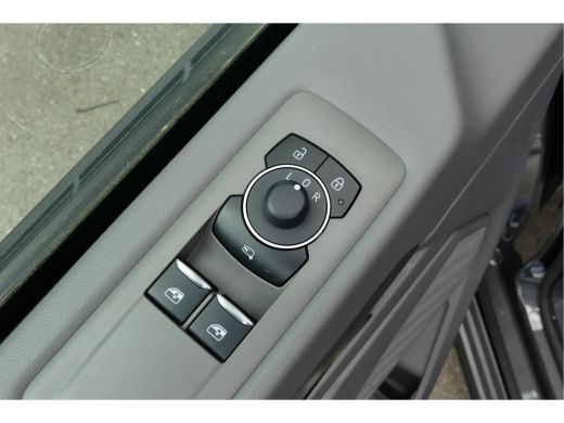 Volkswagen Transporter | Bulli | Black Edition | LED Matrix | DSG | App-Connect | ACC | Climate control | LM velgen 19" | ActivLease financial lease