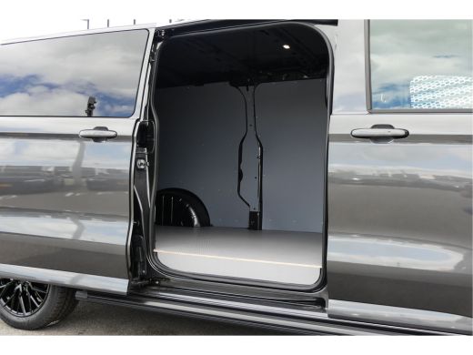 Volkswagen Transporter | Bulli | Black Edition | LED Matrix | DSG | App-Connect | ACC | Climate control | LM velgen 19" | ActivLease financial lease