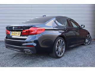 BMW 5 Serie 520i M-Sport High Executive Harman Kardon / Leder Dashboard / Camera / 19inch