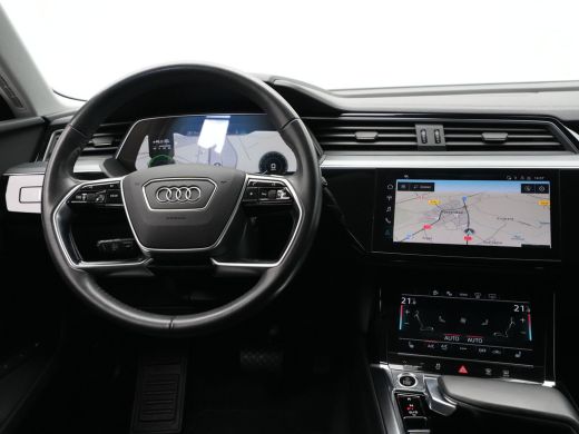 Audi e-tron e-tron 55 quattro 408pk 95 kWh Carplay Camera Headup Display Stoelverwarming ActivLease financial lease