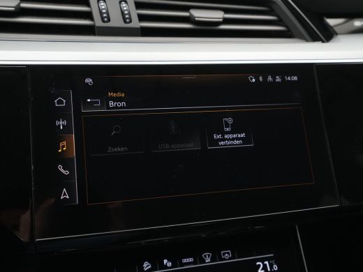 Audi e-tron e-tron 55 quattro 408pk 95 kWh Carplay Camera Headup Display Stoelverwarming ActivLease financial lease