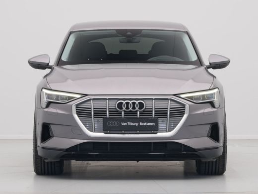 Audi e-tron e-tron 55 quattro 408pk 95 kWh Carplay Camera Headup Display Stoelverwarming ActivLease financial lease