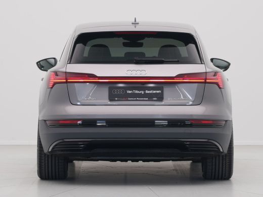 Audi e-tron e-tron 55 quattro 408pk 95 kWh Carplay Camera Headup Display Stoelverwarming ActivLease financial lease