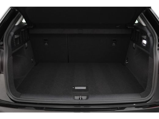 Audi Q2 30 TFSI S Edition S-line, Leer, Climate, ActivLease financial lease