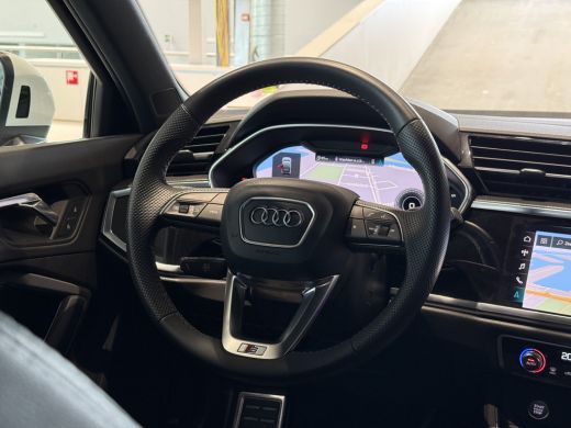 Audi Q3 45 245pk TFSI e S edition | Optiekpakket zwart plus | MMI navigatie plus MMI touch | Cruise contr... ActivLease financial lease