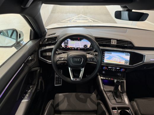 Audi Q3 45 245pk TFSI e S edition | Optiekpakket zwart plus | MMI navigatie plus MMI touch | Cruise contr... ActivLease financial lease