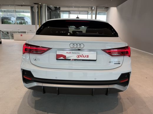 Audi Q3 45 245pk TFSI e S edition | Optiekpakket zwart plus | MMI navigatie plus MMI touch | Cruise contr... ActivLease financial lease
