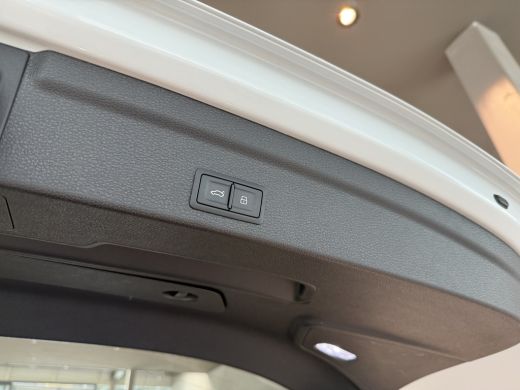 Audi Q3 45 245pk TFSI e S edition | Optiekpakket zwart plus | MMI navigatie plus MMI touch | Cruise contr... ActivLease financial lease