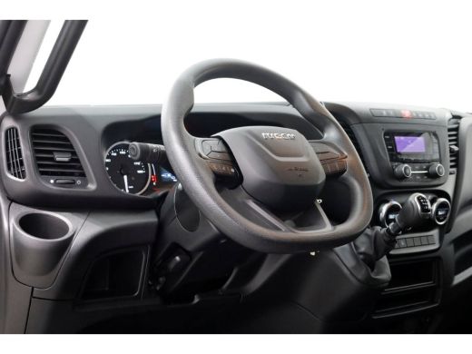 Iveco Daily 35C14 136pk E6 Open Laadbak D.C. Trekhaak 3500kg 08-2023 ActivLease financial lease