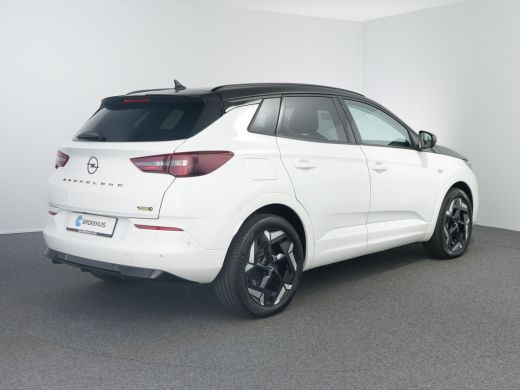 Opel Grandland GSE 1.6 Turbo | 4x4 PHEV AUTOMAAT MET 300PK CLIMATE CONTROL | NAVI | PARKEERSENSOREN + CAMERA | A... ActivLease financial lease