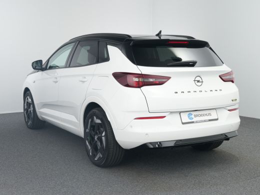 Opel Grandland GSE 1.6 Turbo | 4x4 PHEV AUTOMAAT MET 300PK CLIMATE CONTROL | NAVI | PARKEERSENSOREN + CAMERA | A... ActivLease financial lease
