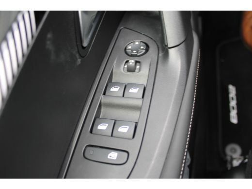 Peugeot 2008 1.2 PureTech 100 Allure | Airco (automatisch) | Apple Carplay/Android Auto|telefoonintegratie pre... ActivLease financial lease