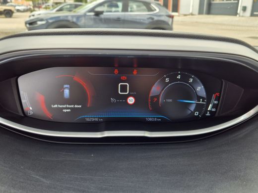 Peugeot 3008 1.2 130PK PureTech | Dealer onderhouden | Blue Lease Executive | Trekhaak | Connected services | ... ActivLease financial lease