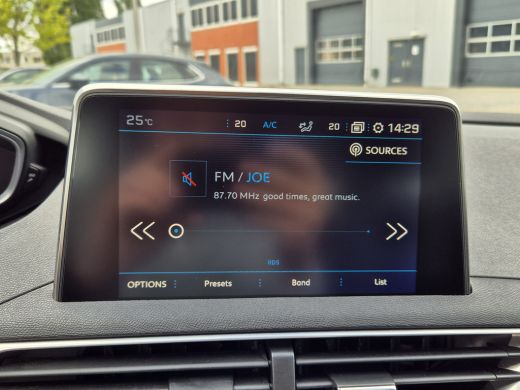 Peugeot 3008 1.2 130PK PureTech | Dealer onderhouden | Blue Lease Executive | Trekhaak | Connected services | ... ActivLease financial lease
