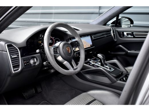 Porsche Cayenne 3.0 E-Hybrid 462pk Lightweight Package | Carbon Exterieur | Carbon Dak | 22'' GT Design Wielen | ... ActivLease financial lease