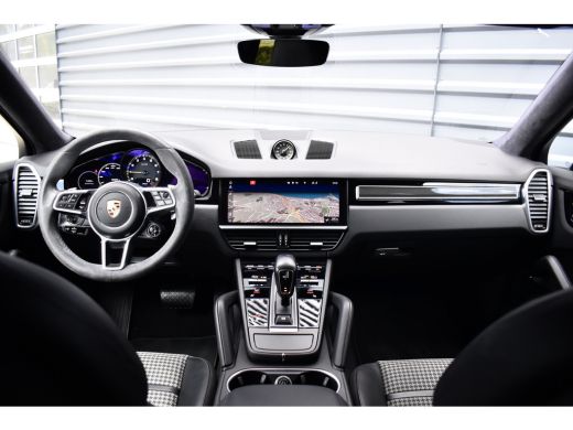 Porsche Cayenne 3.0 E-Hybrid 462pk Lightweight Package | Carbon Exterieur | Carbon Dak | 22'' GT Design Wielen | ... ActivLease financial lease