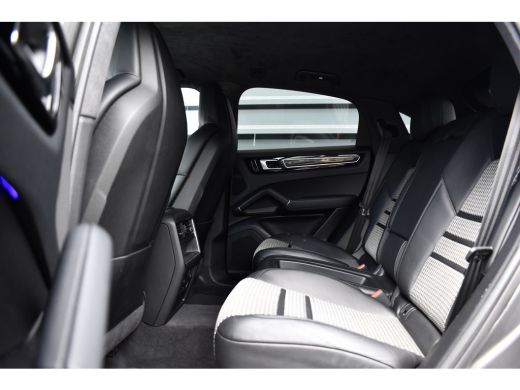 Porsche Cayenne 3.0 E-Hybrid 462pk Lightweight Package | Carbon Exterieur | Carbon Dak | 22'' GT Design Wielen | ... ActivLease financial lease