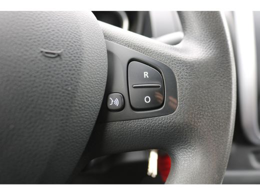 Renault Trafic 2.0 dCi 145pk L2 H1 Airco Imperiaal Trekhaak ActivLease financial lease