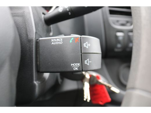Renault Trafic 2.0 dCi 145pk L2 H1 Airco Imperiaal Trekhaak ActivLease financial lease