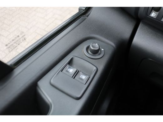 Renault Trafic 2.0 dCi 145pk L2 H1 Airco Imperiaal Trekhaak ActivLease financial lease