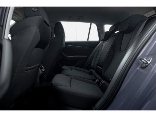 Skoda Octavia Combi 1.4 TSI iV PHEV Business Edition | 1500 kg trekgewicht! | Carplay | Cruise Control ActivLease financial lease