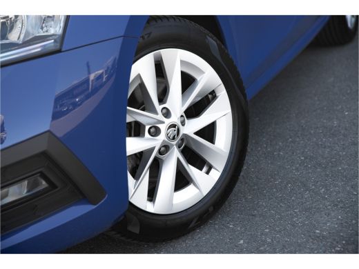Skoda Octavia Combi 1.4 TSI iV PHEV Business Edition | 1500 kg trekgewicht! | Carplay | Cruise Control ActivLease financial lease