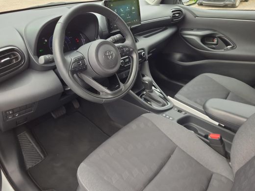 Toyota Yaris 1.5 Hybrid 115 First Edition | Apple CarPlay | Parkeersensoren | Blindspot | Rijklaarprijs incl. ... ActivLease financial lease
