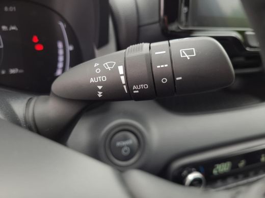 Toyota Yaris 1.5 Hybrid 115 First Edition | Apple CarPlay | Parkeersensoren | Blindspot | Rijklaarprijs incl. ... ActivLease financial lease