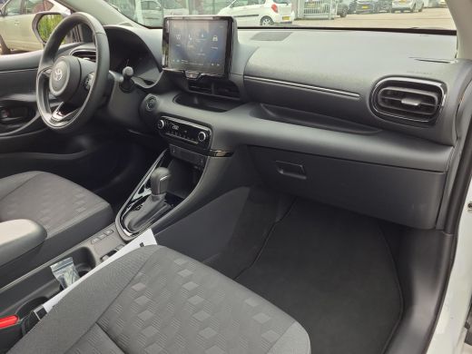 Toyota Yaris 1.5 Hybrid 115 First Edition | Apple CarPlay | Parkeersensoren | Blindspot | Rijklaarprijs incl. ... ActivLease financial lease