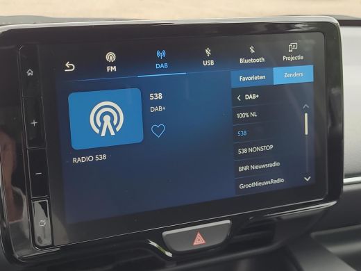 Toyota Yaris 1.5 Hybrid 115 First Edition | Apple CarPlay | Parkeersensoren | Blindspot | Rijklaarprijs incl. ... ActivLease financial lease