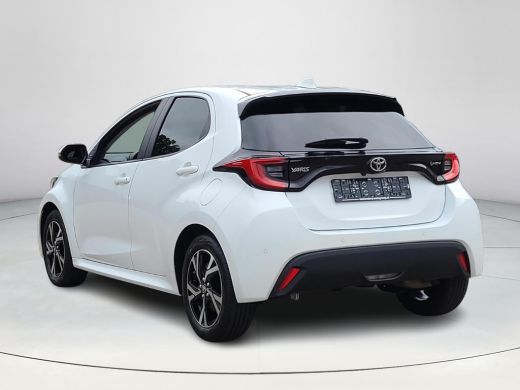 Toyota Yaris 1.5 Hybrid 115 First Edition | Apple CarPlay | Parkeersensoren | Blindspot | Rijklaarprijs incl. ... ActivLease financial lease