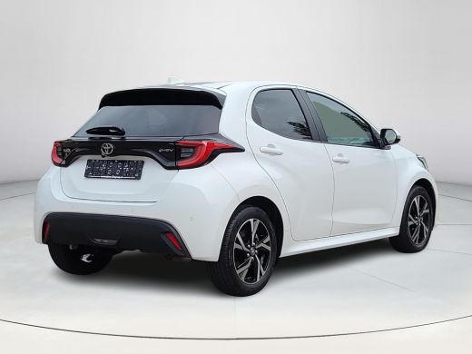 Toyota Yaris 1.5 Hybrid 115 First Edition | Apple CarPlay | Parkeersensoren | Blindspot | Rijklaarprijs incl. ... ActivLease financial lease