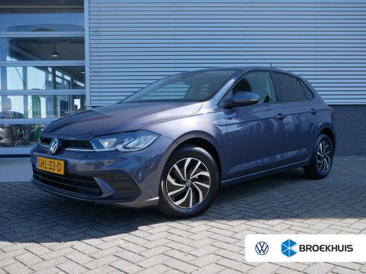 Volkswagen Polo 1.0 TSI Life Edition | Achteruitrijcamera | Parkeersensor achter | Voorstoelen verwarmd Volkswagen Polo 1.0 TSI Life Edition | Achteruitrijcamera | Parkeersensor achter | Voorstoelen verwarmd