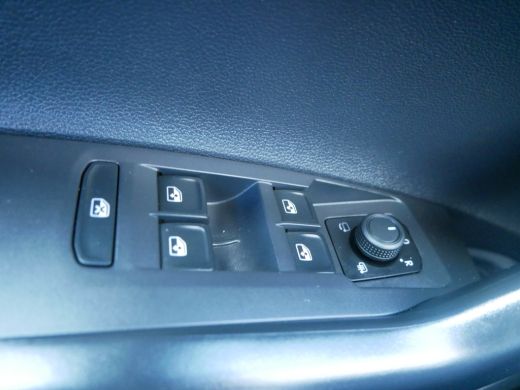 Volkswagen Polo 1.0 TSI Life Edition | Achteruitrijcamera | Parkeersensor achter | Voorstoelen verwarmd ActivLease financial lease