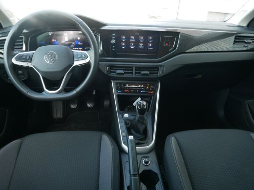Volkswagen Polo 1.0 TSI Life Edition | Achteruitrijcamera | Parkeersensor achter | Voorstoelen verwarmd ActivLease financial lease