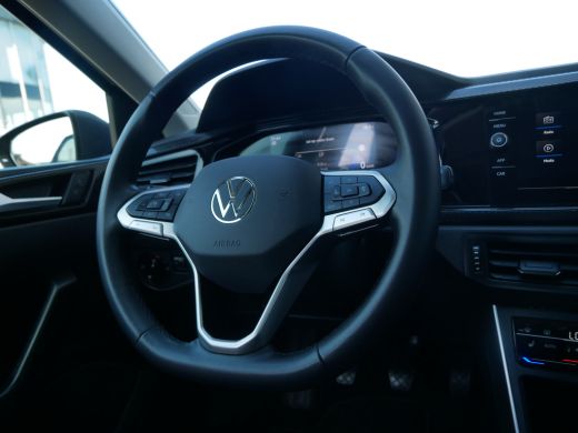 Volkswagen Polo 1.0 TSI Life Edition | Achteruitrijcamera | Parkeersensor achter | Voorstoelen verwarmd ActivLease financial lease